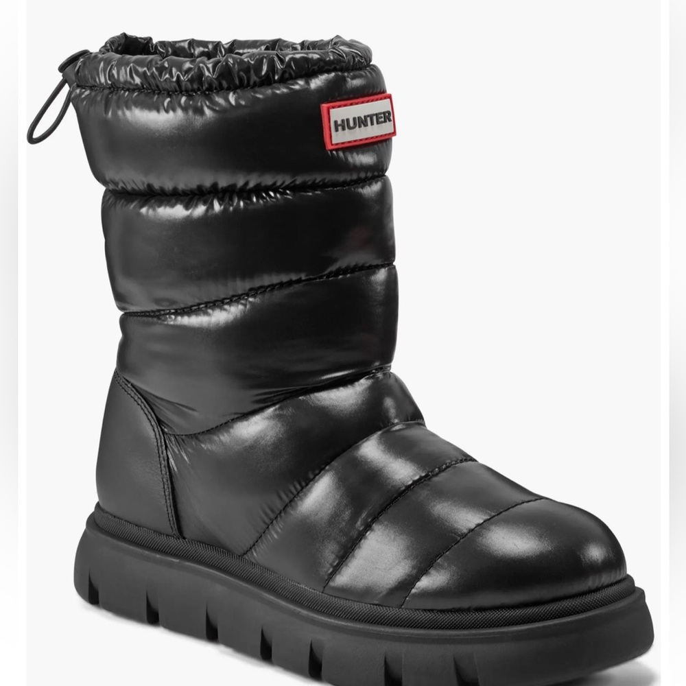 Hunter Maribel Insulated Waterproof black 
Snow Bootie women size 7 gently used